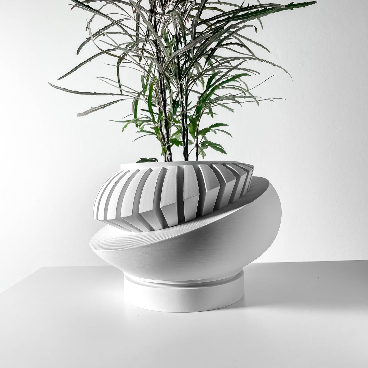 Luxar Planter