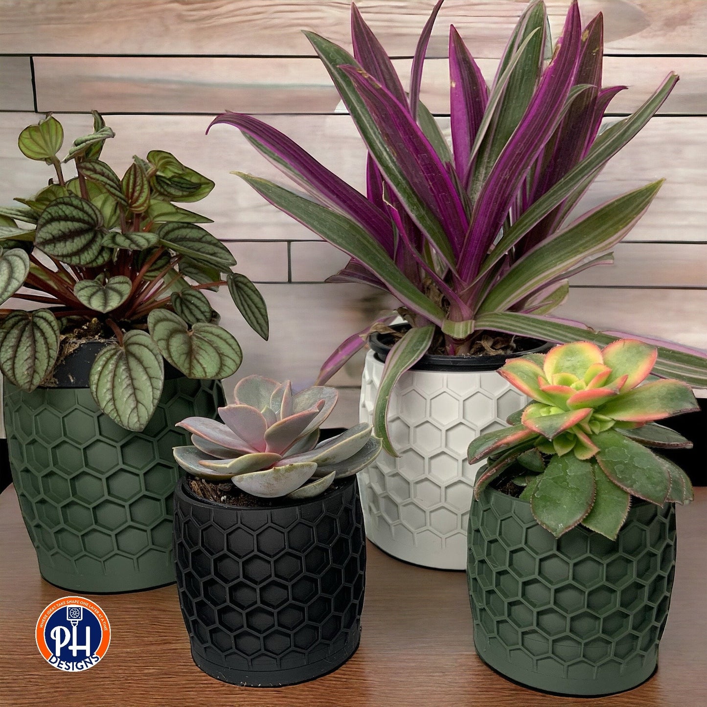 Black Honeycomb planter pot with hidden drainage tray