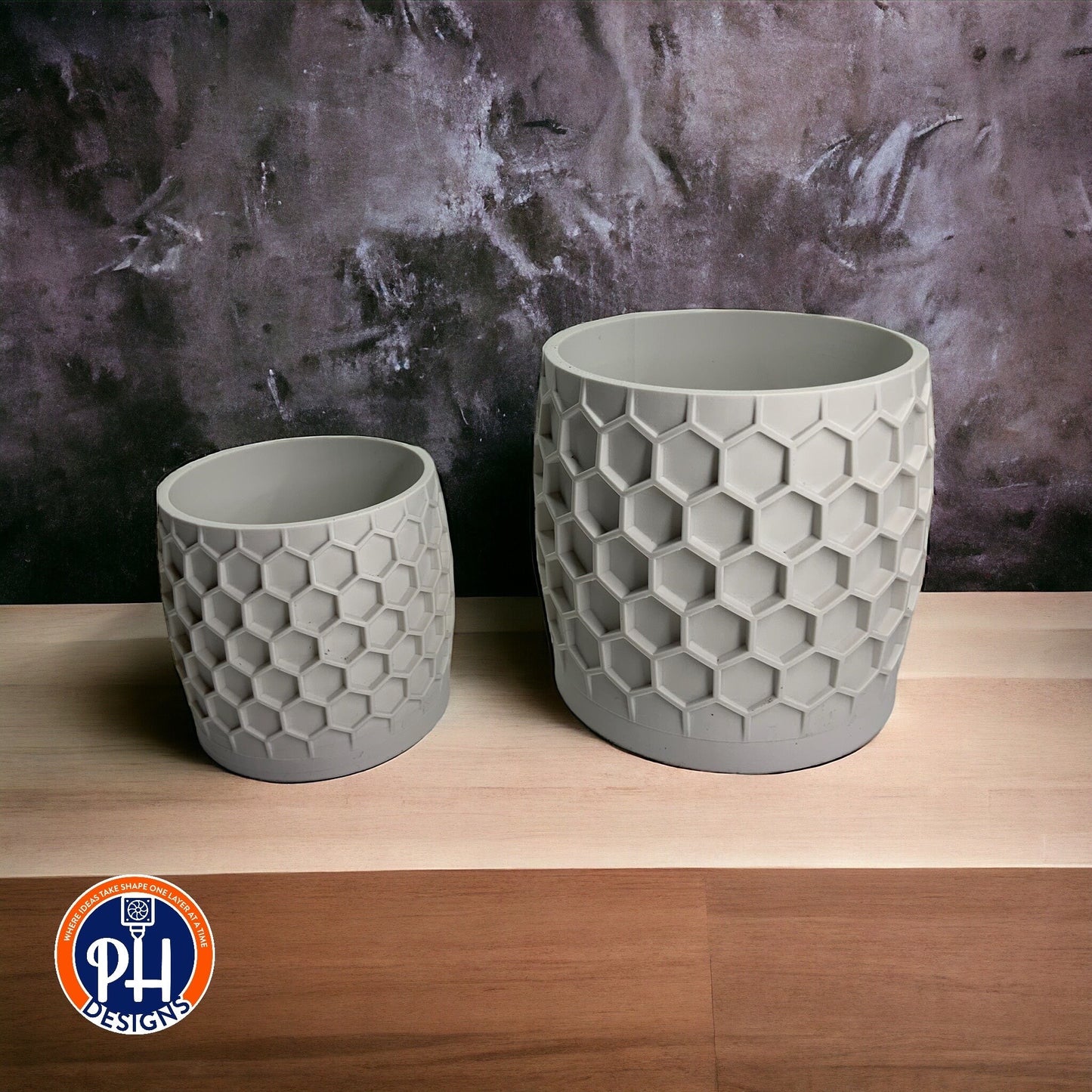 White Honeycomb planter with hidden drainage tray